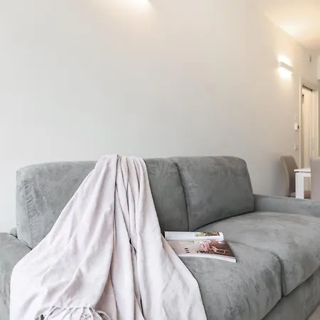 Contempora - Rosellini 6a * Milano