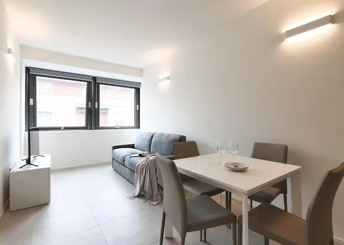 Otel Contempora - Rosellini 6a *