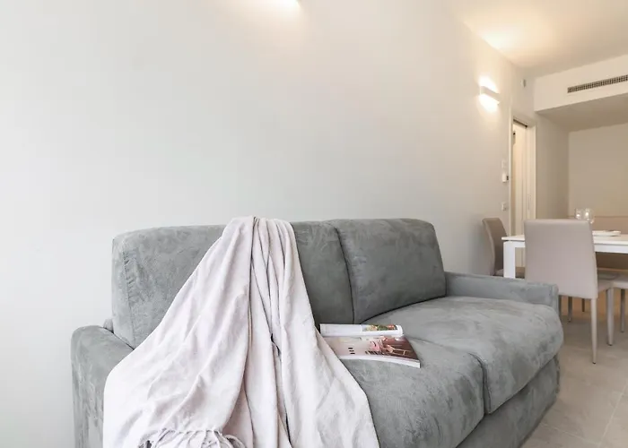 Contempora - Rosellini 6a * Milano