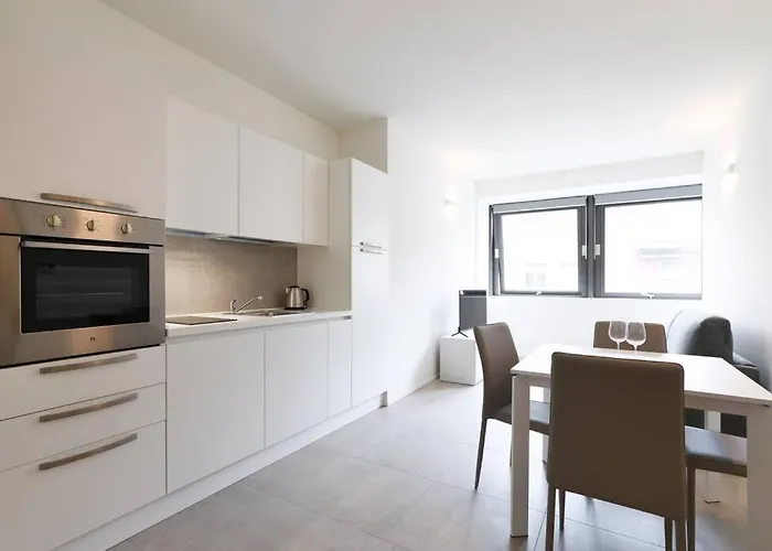 Otel Contempora - Rosellini 6a Milano